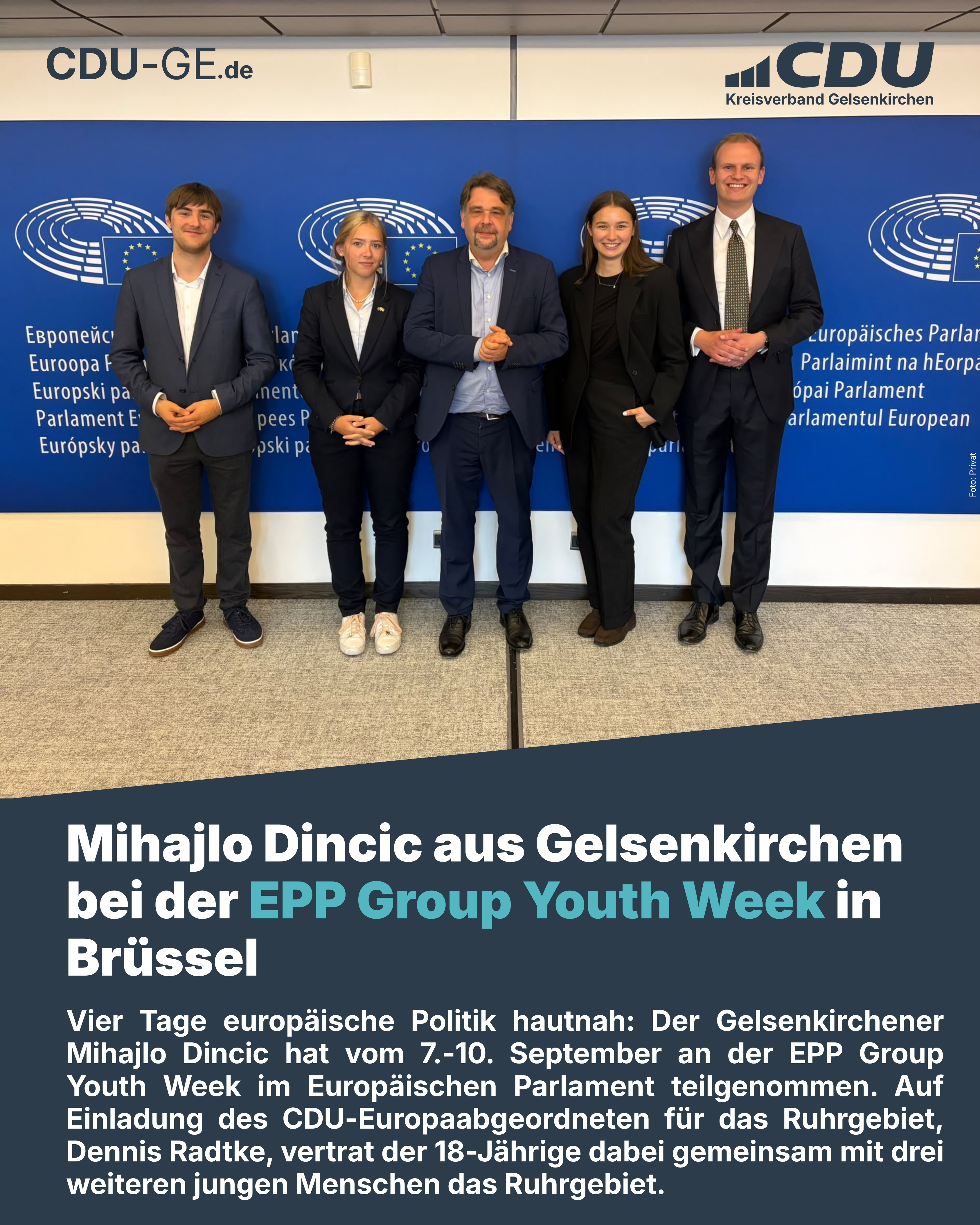 Mihajlo Dincic (ganz links) in Br�ssel.